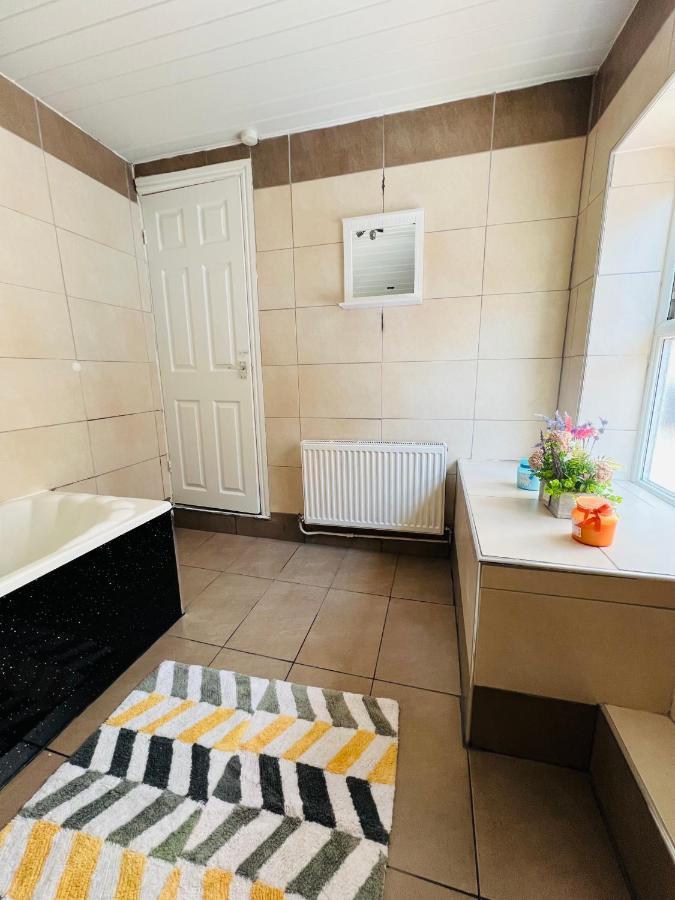 Luxurious Modern House In Anfield! Close To Lfc, Efc, City Centre!!! Liverpool Bagian luar foto